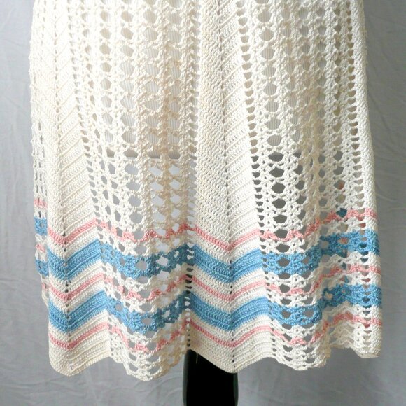 Vintage Crochet Pastel White Pink Blue Lace Chevron Half Apron Farmhouse Core - Picture 3 of 5